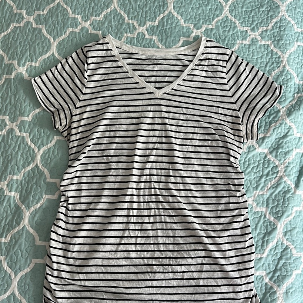 Maternity v neck short sleeve T